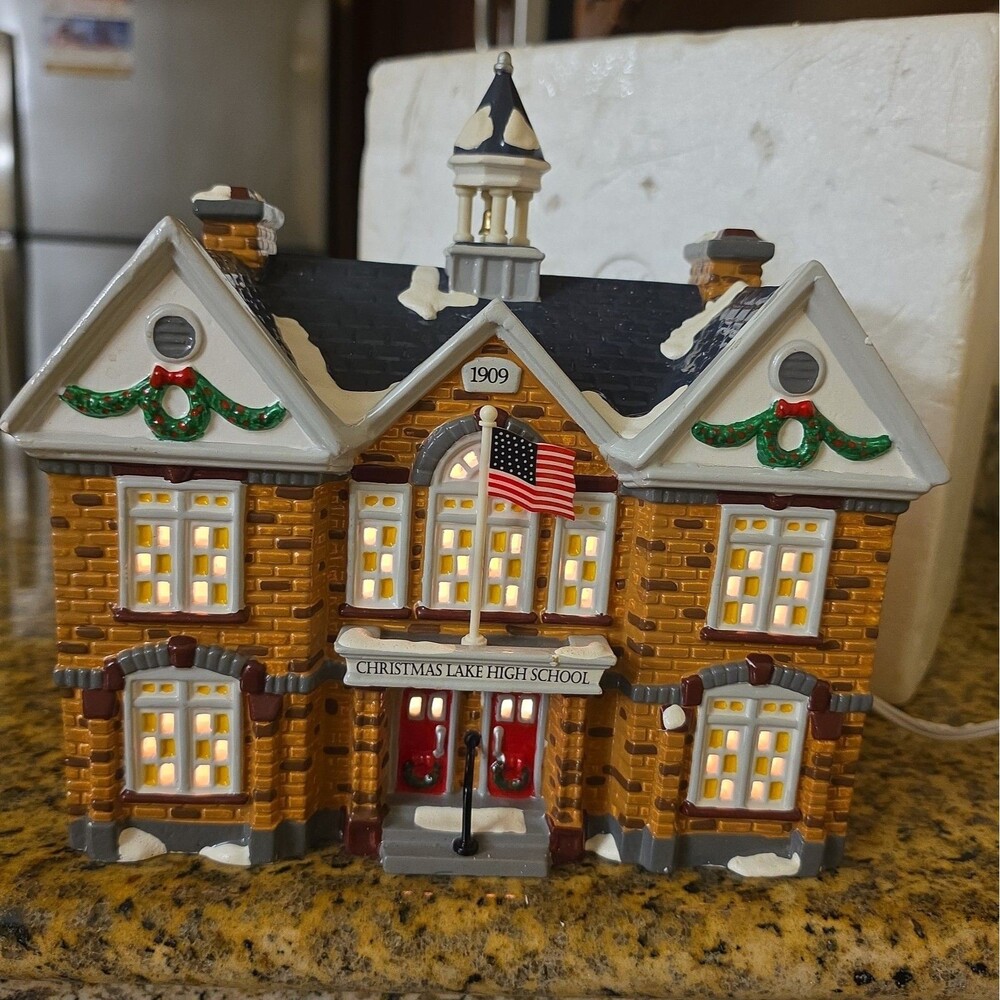 Vintage Dept 56 The Original Snow Village “Christmas Lake High School” #54881